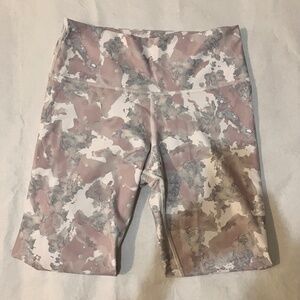 SAVVI grey pink and white marble print leggings